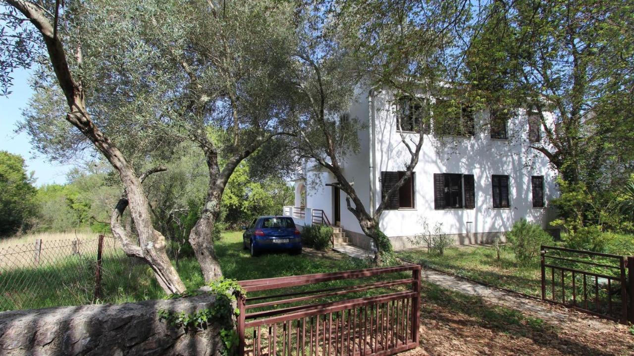 Apartment Gita Malinska Bagian luar foto