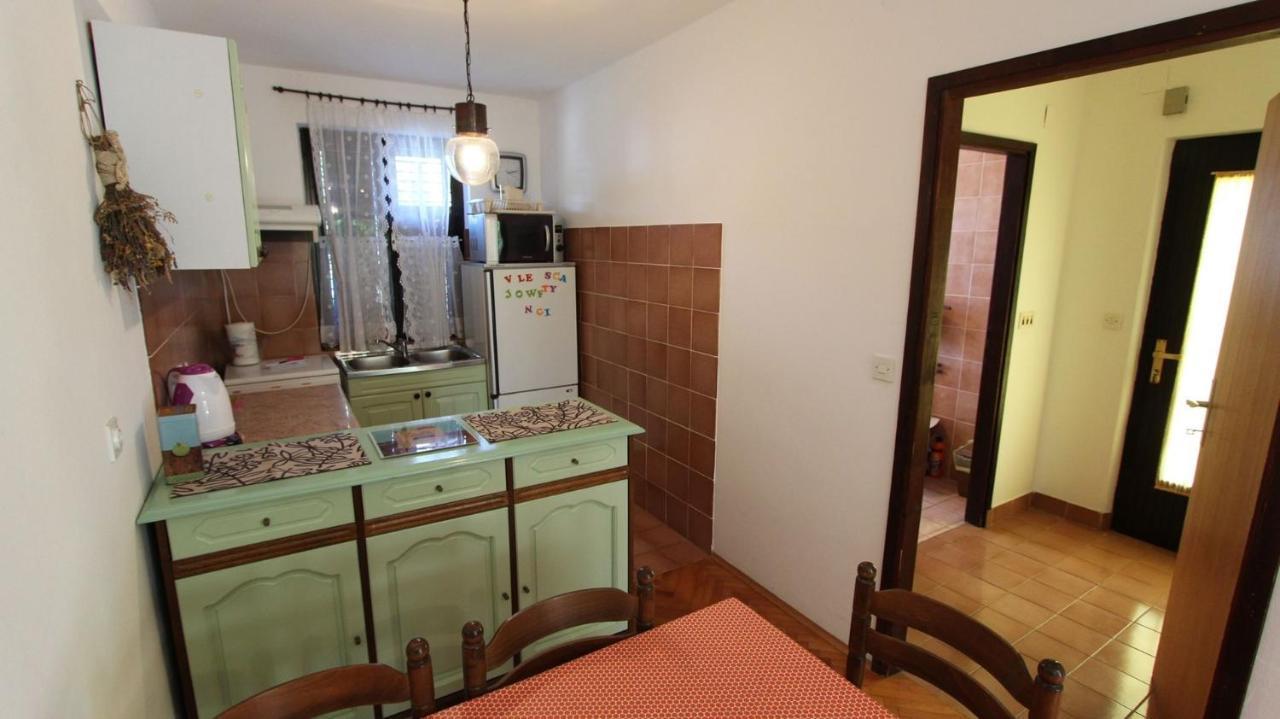 Apartment Gita Malinska Bagian luar foto