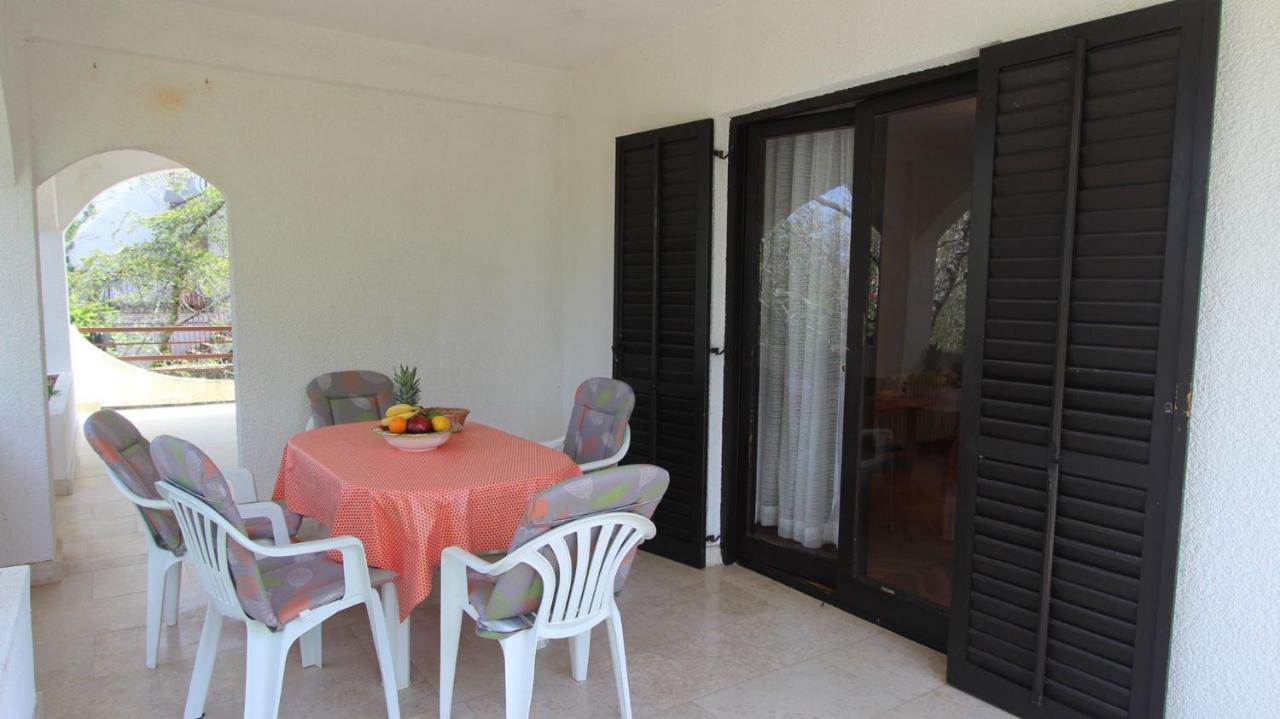 Apartment Gita Malinska Bagian luar foto